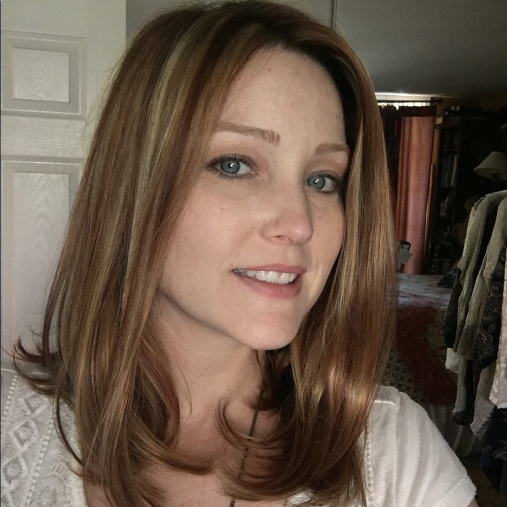 Meet your Posher, Elaine